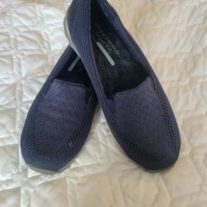 Skecher's Women's Relaxed Fit Slip-On Sneakers Size 8.5